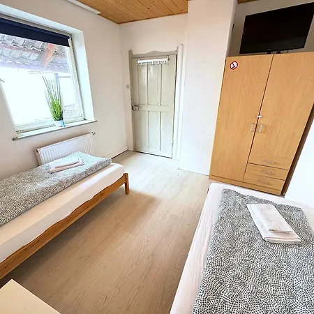 Apartment I 17 Personen - Monteurzimmer - Ferienwohnung, Grosskoellnbach