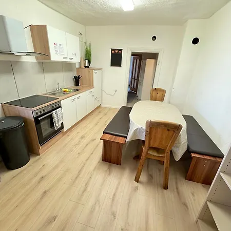 Apartment I 17 Personen - Monteurzimmer - Ferienwohnung, Grosskoellnbach Pilsting