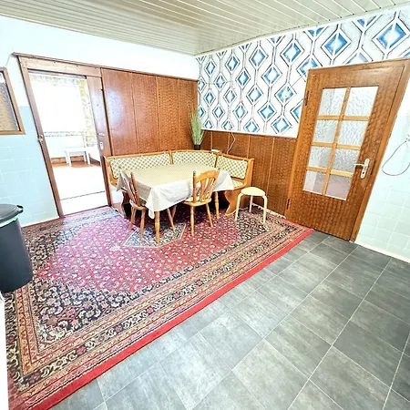 I 17 Personen - Monteurzimmer - Ferienwohnung, Grosskoellnbach *
